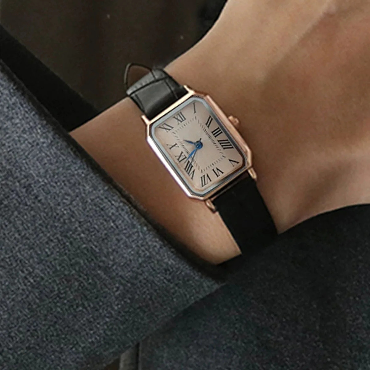 Retro Watches Classic Casual Quartz Dial Leather Strap Band Rectangle Clock Fashionable Wrist Watches for Women 251031
