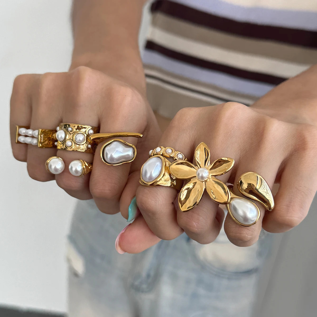 Uworld Fashion 18K Gold Color Plated Stainless Steel Pearl Flower Ring Stackable Asymmetric Ring Womens Jewelry Party Gift 251031