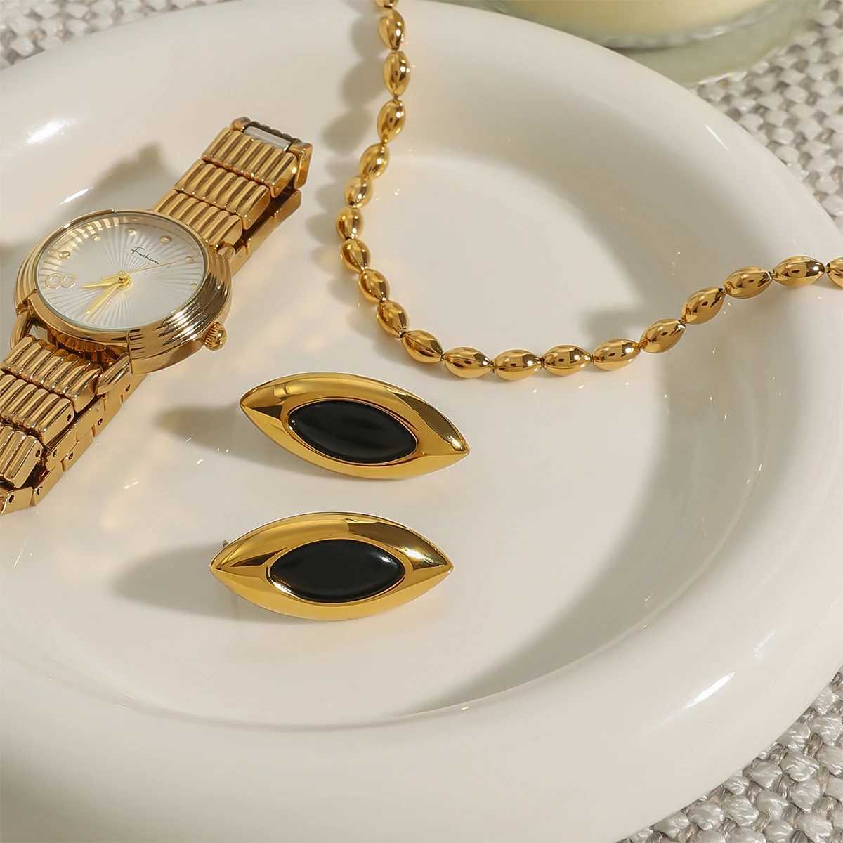 Home>Products>Gold Plated Stainless Steel Smooth Horse Eye Black Agate Earrings Y250401