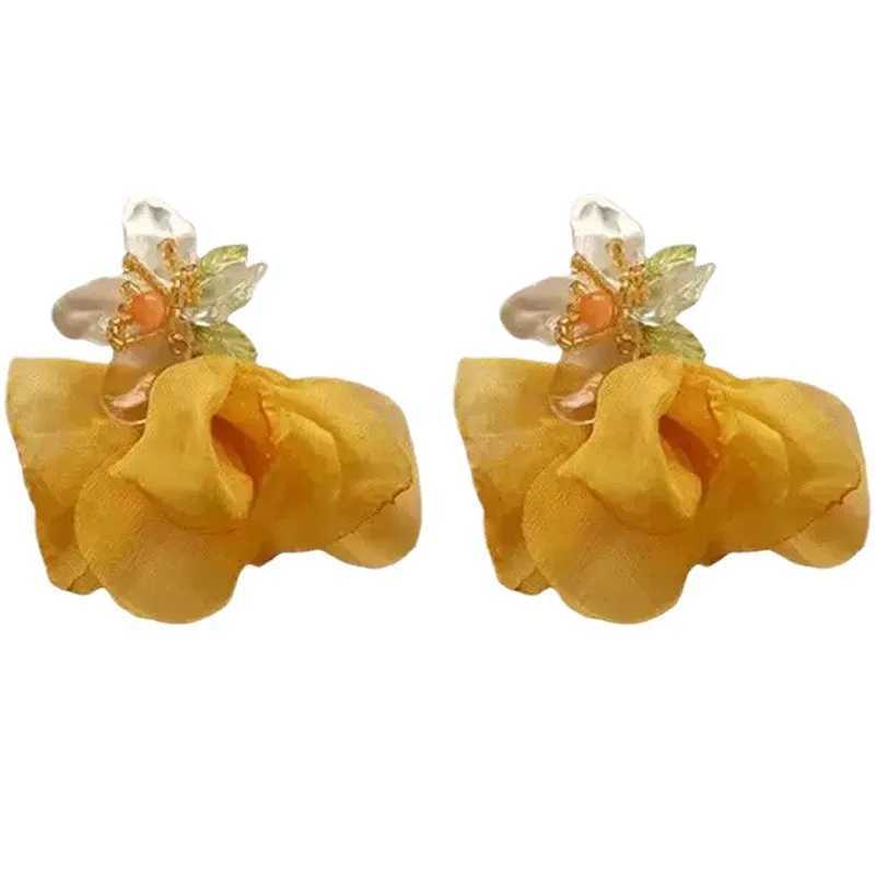European And American Handmade Elegant Yellow Flower Exaggerated Dangle Earrings Fashion Women Sweet Jewelry Party Gifts Y250401