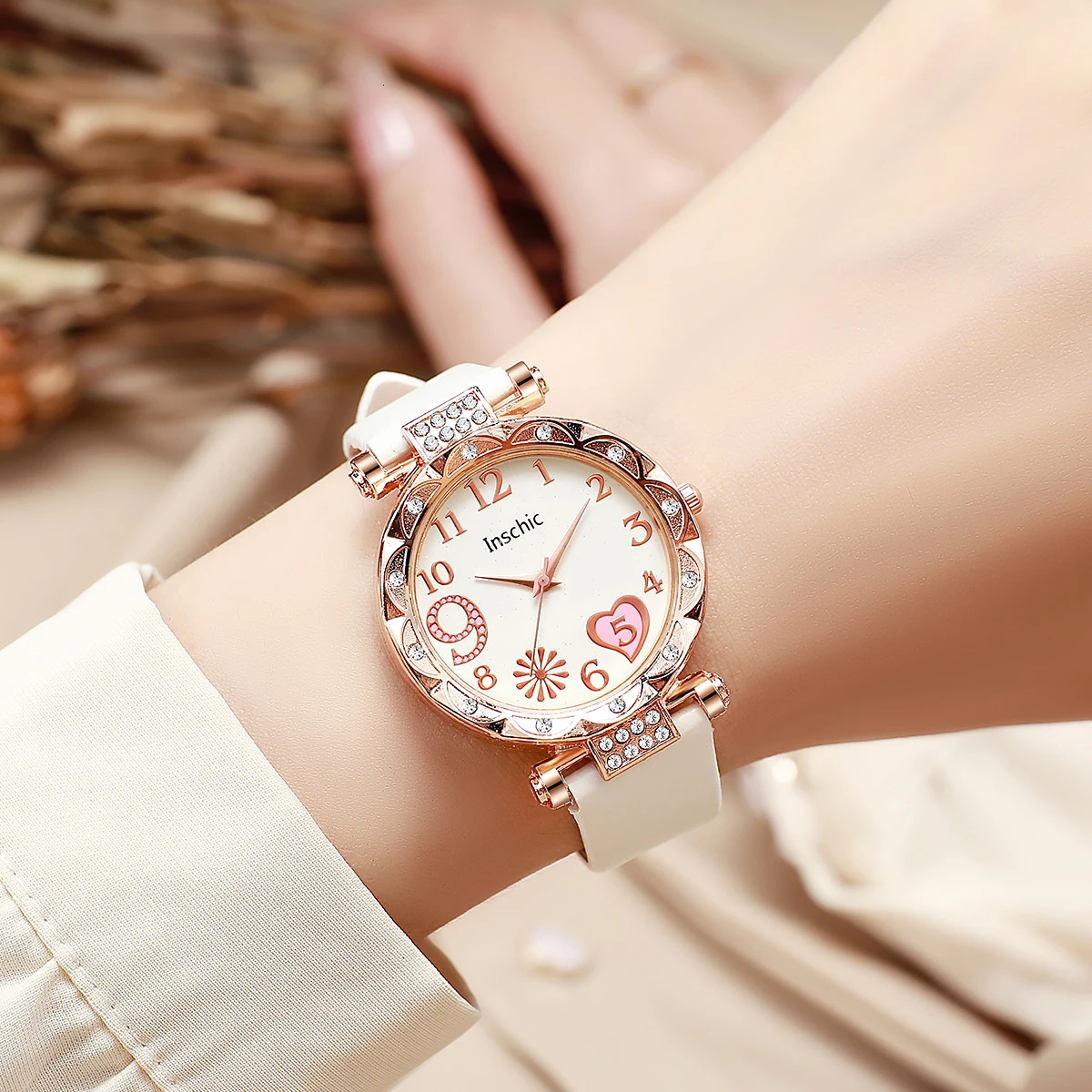 Lovely Diamond Heart Leather Strap Womens Quartz Watch for Christmas and Halloween Gifts 251031