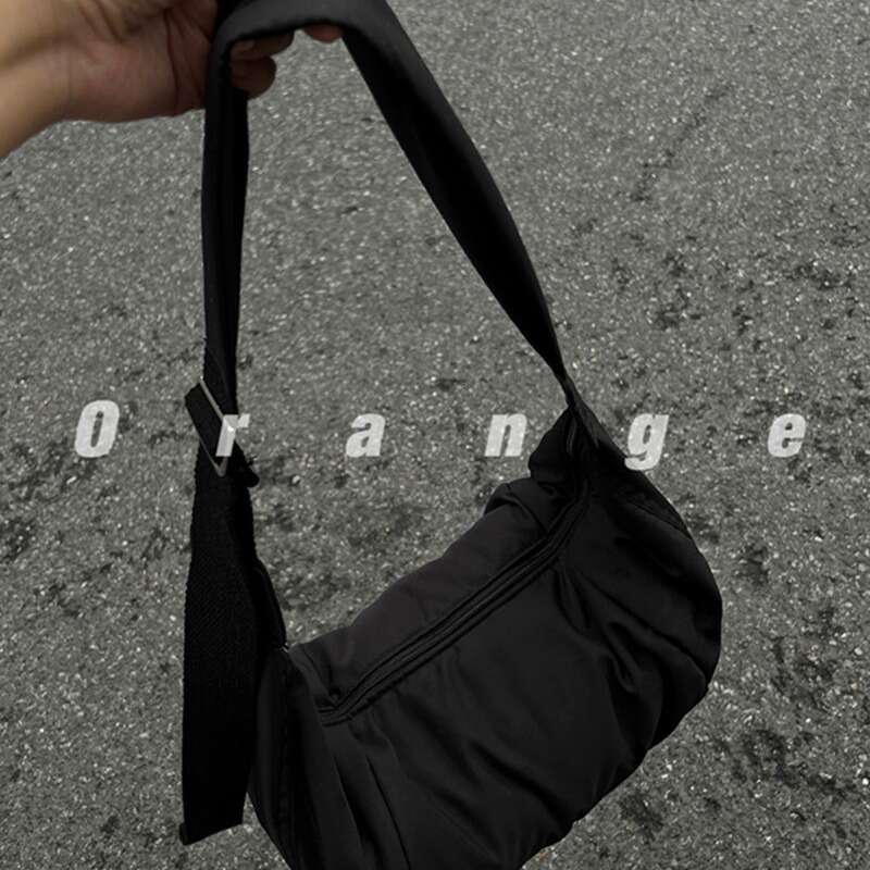 2025 NEW Diagonal cross for women in autumn winter 2025 new large capacity dumpling bag down cotton simple and versatile shoulder bag zhanyishengli