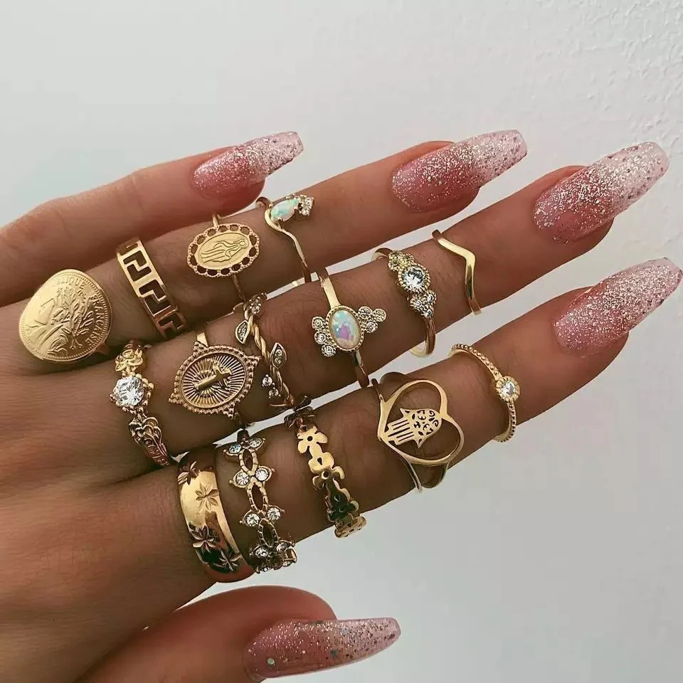 15Pcs Vintage Rings Set For Women Fashion Cross Floral Palm Pattern Crystal Geometric Rings Trendy Finger Jewelry Gifts 251031