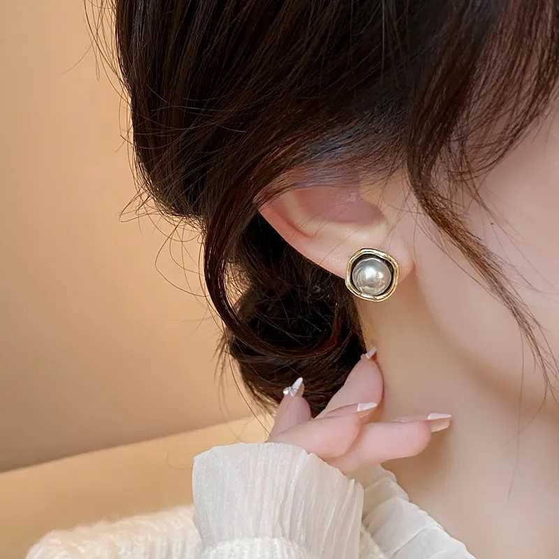 2024 New Arrival French Elegant Simple Grey Imitation Pearl Stud Earrings For Women Fashion Cute Sweet Metal Jewelry Party Gifts Y250401