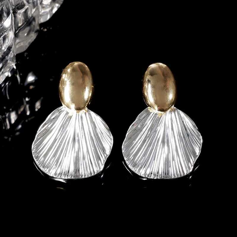Light Luxury High End shell design niche temperature banquet fashion earrings Y250401