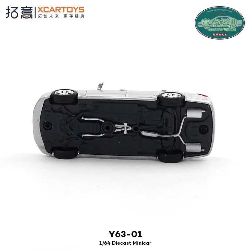 XCartoys 1 64 Crown Silver Diecast Collectors Vehicle Model Car X250402
