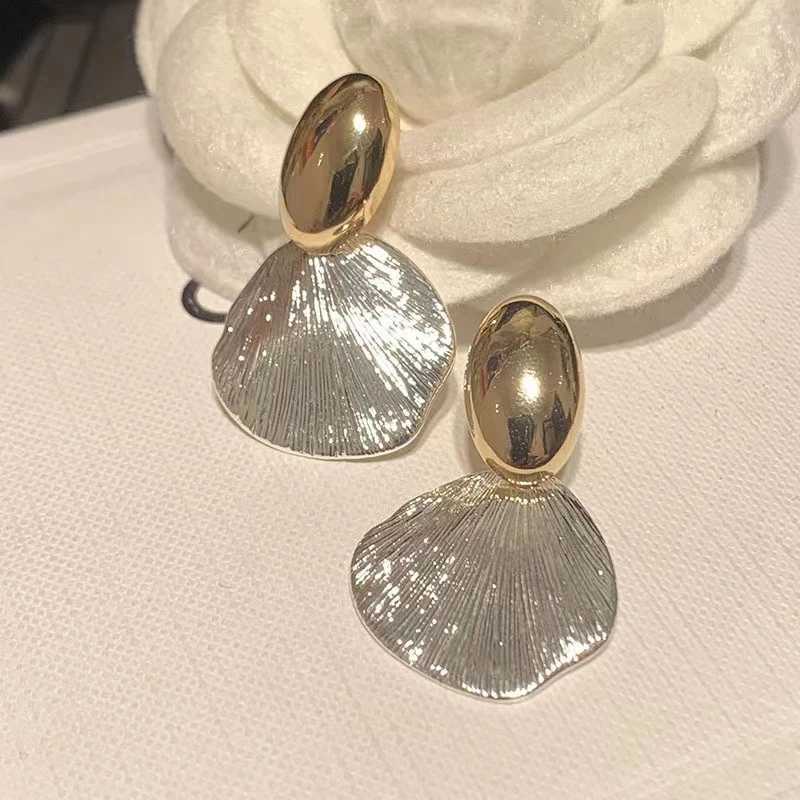 Light Luxury High End shell design niche temperature banquet fashion earrings Y250401