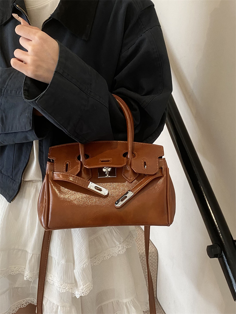 Trendy Clutch Bags: Suitcase Shape Mini Lage Bag For Women New Free Delivery Designer Bag