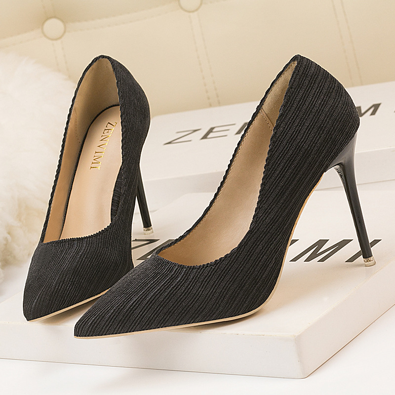 2025 Korean version of fashionable and simple high heels slim suede high heels shallow mouth pointed toe women's single shoes new
