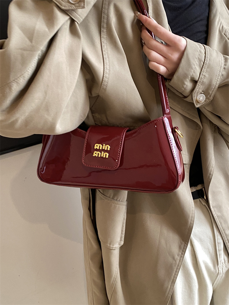 Designer Bag Luxury Bag Tote Bag Free Shipping Hot Free Shipping Designer Shoulder Bags New Casual Handbag Fashionable Patent Leather Black Underarm B