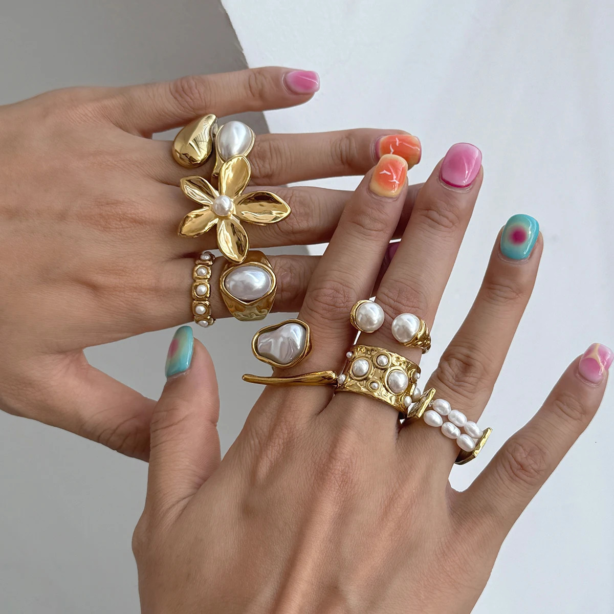 Uworld Fashion 18K Gold Color Plated Stainless Steel Pearl Flower Ring Stackable Asymmetric Ring Womens Jewelry Party Gift 251031