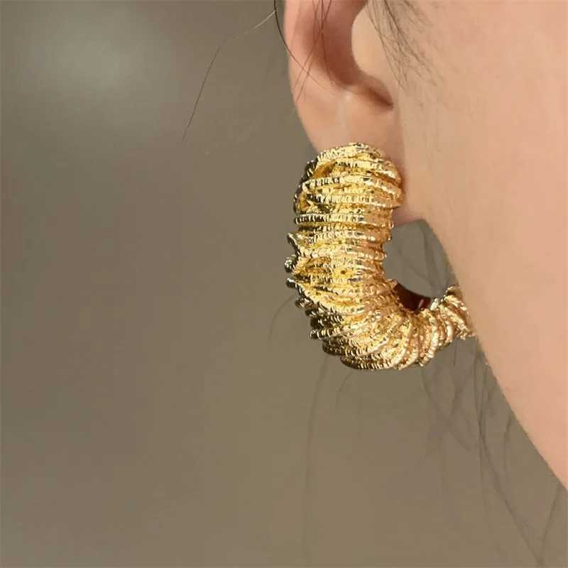 XIALUOKE Geometric Metal Irregular Grain Stud Earrings Female Punk Style Personalized Earrings Travel Party Jewelry Gifts Y250401
