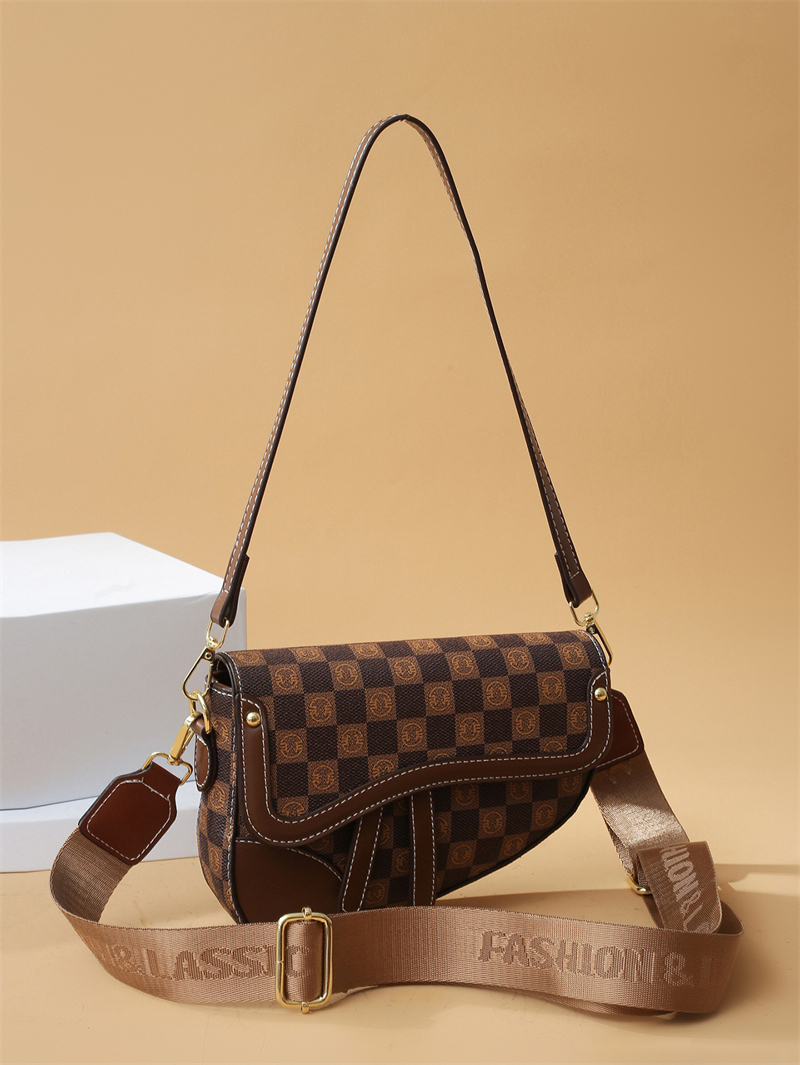 Hot Free Shipping Designer Shoulder Bags New Casual Handbag Fashionable Saddle For Women New Free Delivery Designer Bag