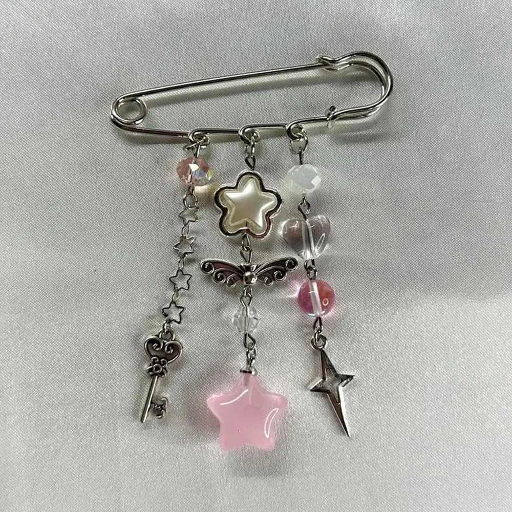 Y2K Beaded Tassels Star Pin Keychain For Women Handbag Ornament Accessory Bag Pendant Charms Cute Star Heart Brooch Decors Gifts 251030