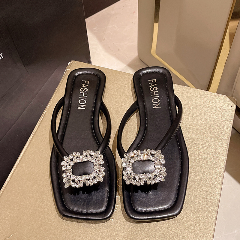 Fashion square diamond flat flip-flops female 2025 spring and summer new explosive outdoor beach fairy wind refreshing sandals women large size 35-42 