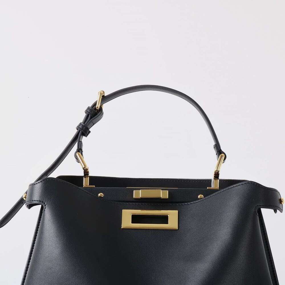 Luxury Bag Designer New Metal Lock Women's Tote Niche High-end Leather xiekua One Shoulder Tote Bag