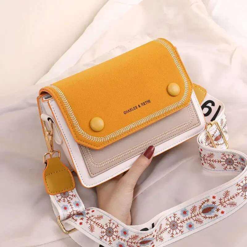 Fashion trend Internet celebrity small broadband contrast crossbody ins versatile four seasons universal girl bag