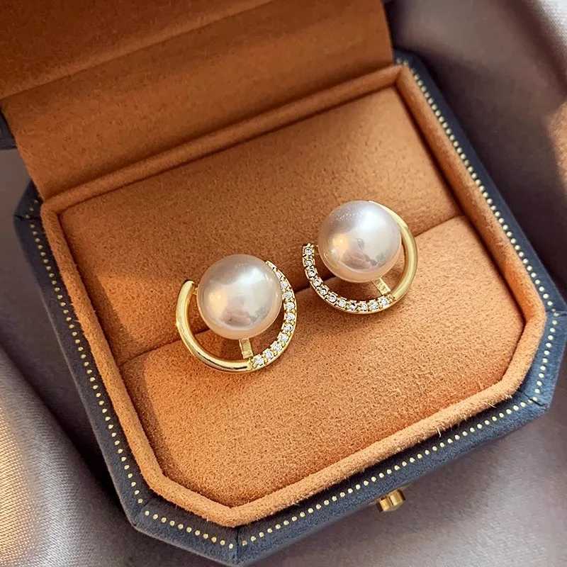 2025 New Arrival Exquisite And Elegant Arc Geometric Pearl Stud Earrings For Women Fashion Sweet Crystal Jewelry Party Gifts Y250401