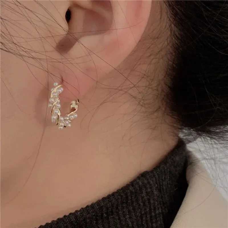 French imitation pearl round earrings small ring earrings new design textured earrings elegant jewelry gifts Y250401