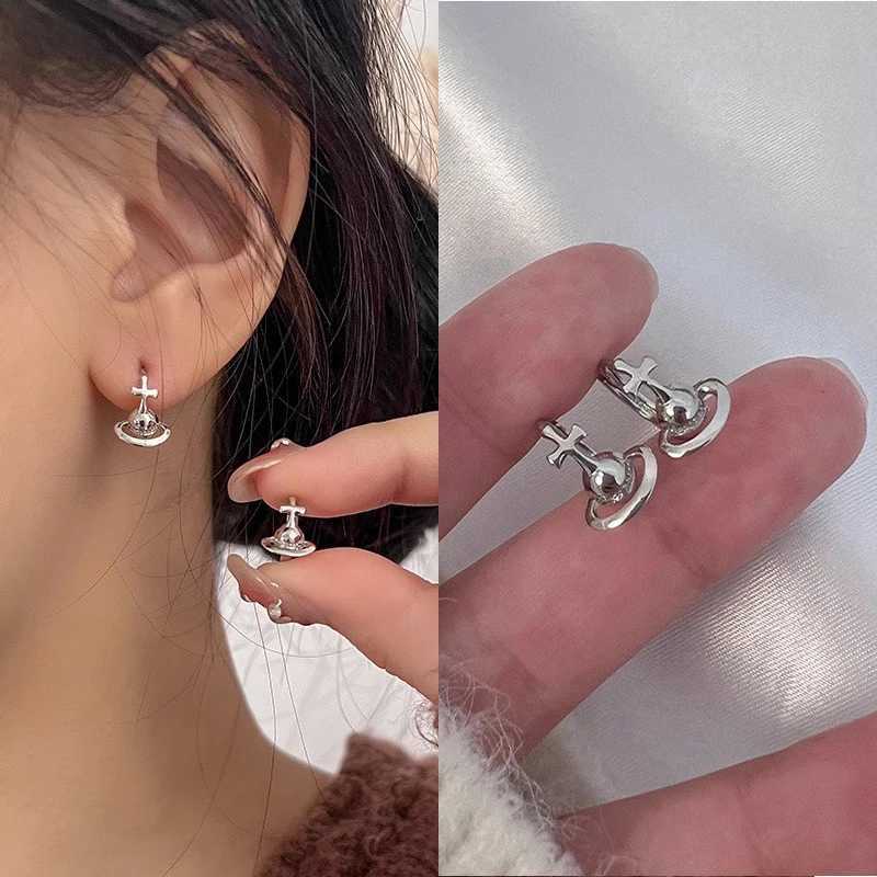 Fashionable planet ring earrings for women Korean niche exquisite earrings French retro simple temperature stud earrings jewelry Y250401