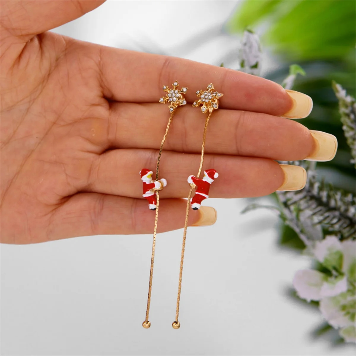 Christmas Crawling Santa Claus Earrings For Women Men Xmas Hat Glove Candy Snowflake Star Fringe Dangle Creative Holiday Jewelry 251031