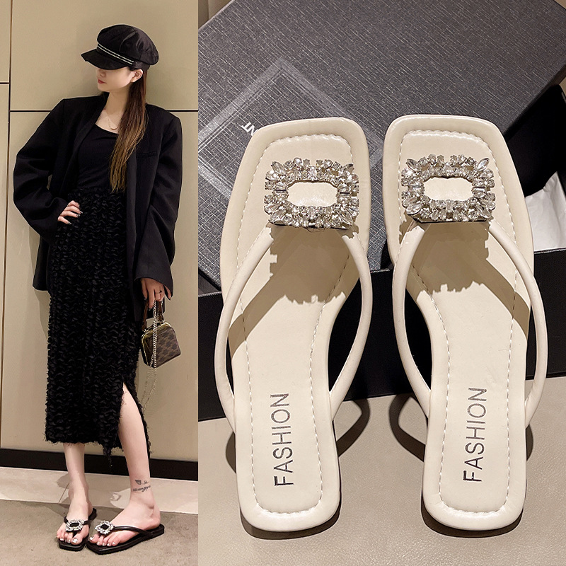 Fashion square diamond flat flip-flops female 2025 spring and summer new outdoor beach fairy wind refreshing sandals women large size 35-42 slippers f