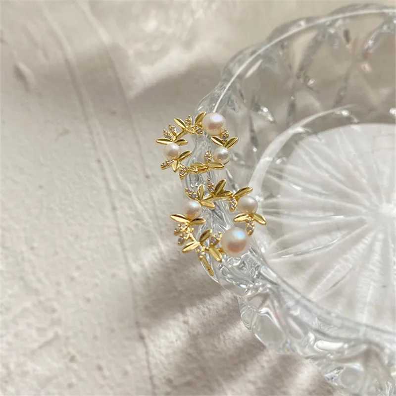 S925 silver plated 18K gold olive leaf flower pearl zircon stud earrings for women vintage French high-end banquet jewelry Y250401