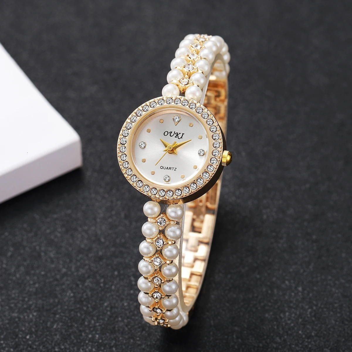 Fashion Womens Watches Ladies Pearls Alloy Band Analog Quartz Wristwatch Reloj MujerWithout Box 251031