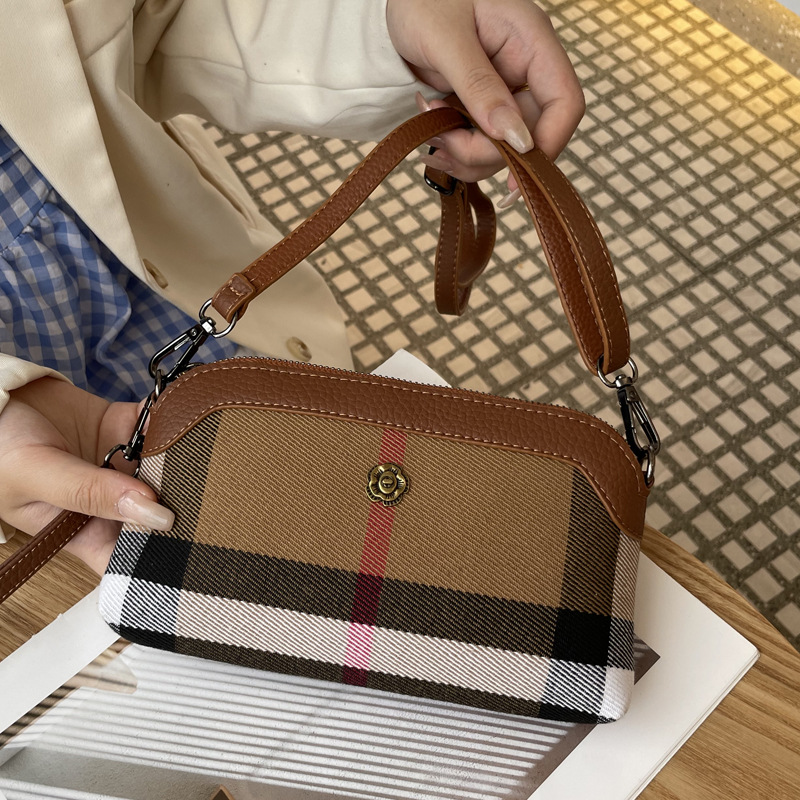 Free Shipping Bestselling New Design Plaid Pattern Clutch Bag Elegant Light Luxury Shoulder Crossbody Bag Women Black Caramel