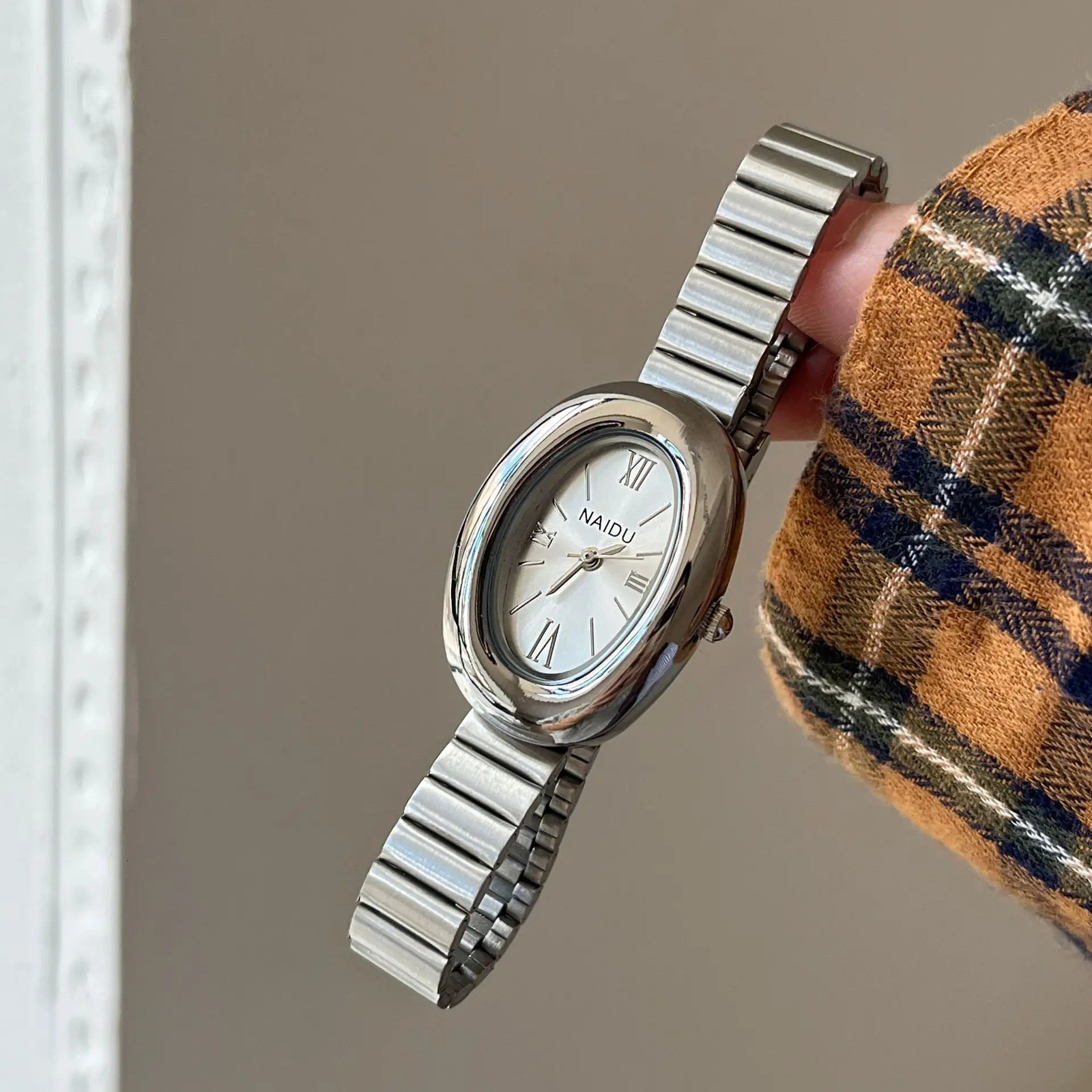 Women Watch Vintage Oval Dial Gold Watch Roman Numerals Steel Strap Ladies Girl Gift Wristwatch Clock Relojes 251031