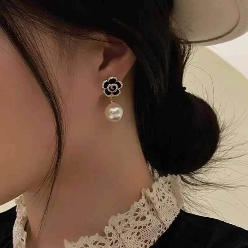 Camellia Pearl Pendant Earrings Womens Luxury Brand Design Party Wedding Jewelry Gift Earrings Fashion Women 2024 Trend Y250401