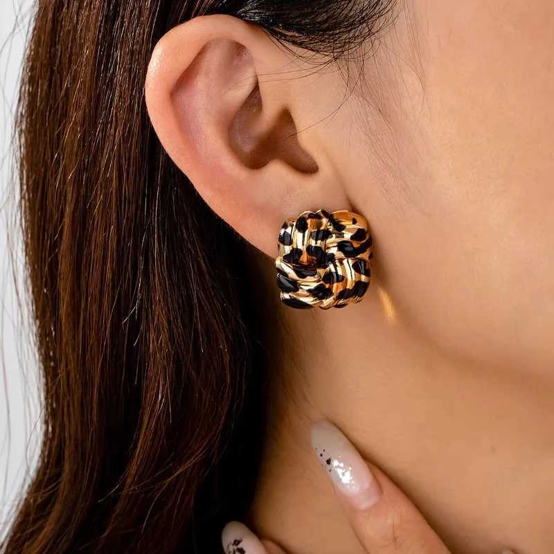Womens square stud earrings leopard twist cross packaging retro geometric woven texture earring accessories fashionable jewelry BE511 Y250401