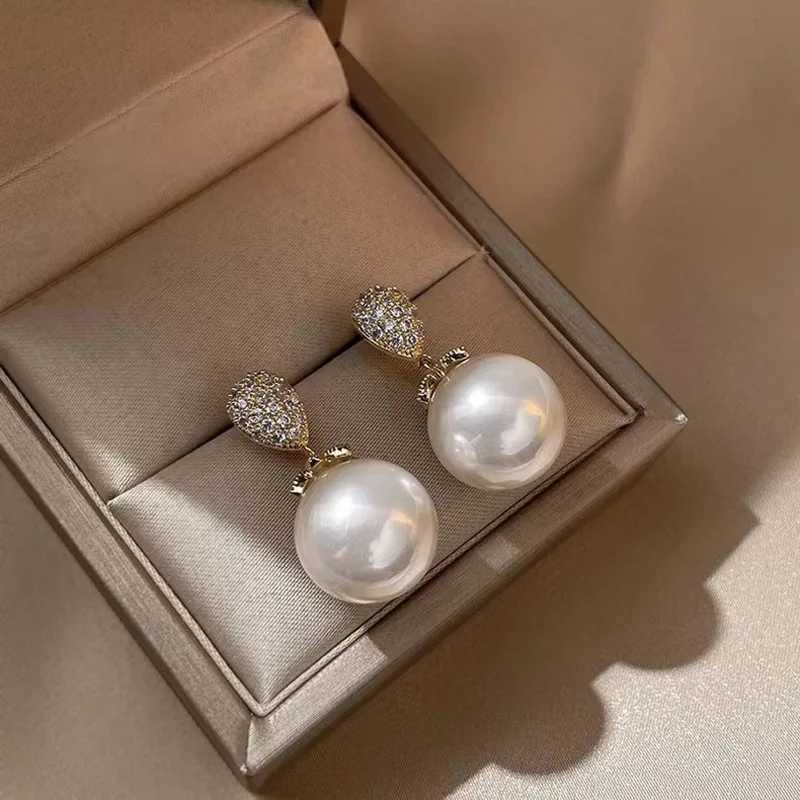 Retro exquisite micro water drop pearl women French light luxury design elegant Internet celebrity accessories Y250401