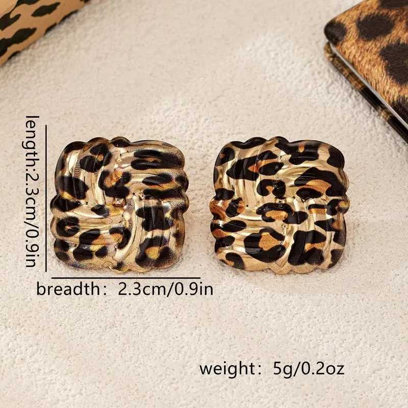 Womens square stud earrings leopard twist cross packaging retro geometric woven texture earring accessories fashionable jewelry BE511 Y250401