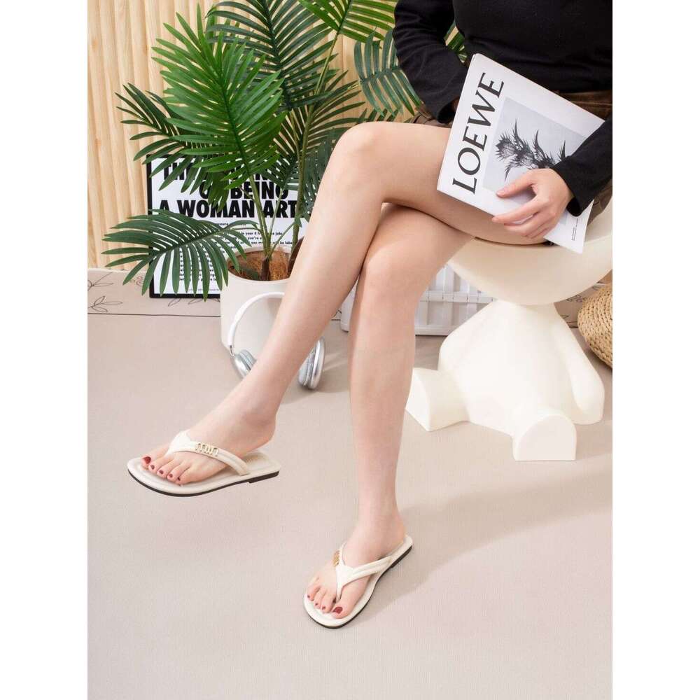 Designer Women Slipper Beach Non-slip Summer Fashion Flip-ps Classic Letter Decorative Sandals