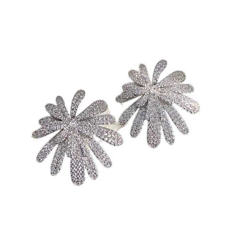 European And American Elegant Temperament Multi-layer Zircon Three-dimensional Fireworks Stud Earrings Fashion Women Jewelry Y250401