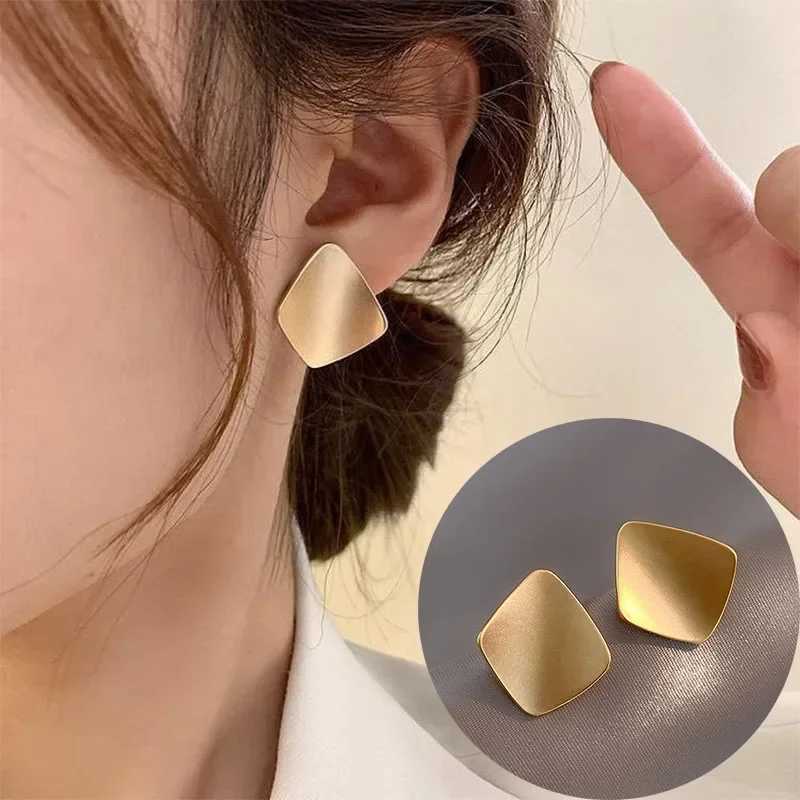 Matte Minimalist Square Retro Hong Style New Trendy Earrings and Stylish Ear Studs Jewelry Gift Luxury Earings For Women Y250401