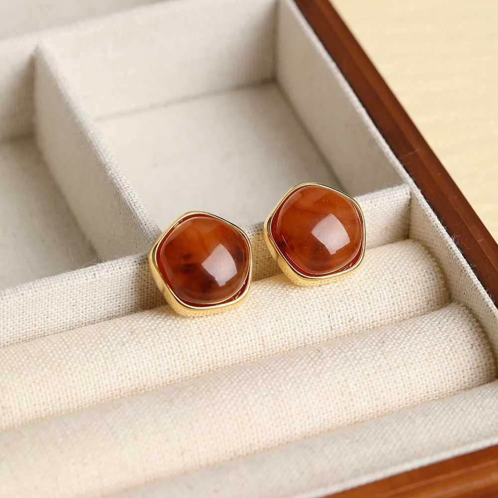 European Trend New Design Luxury Amber Earrings Womens Fashion French Retro Style Jewelry Girls Gift Accessories Y250401