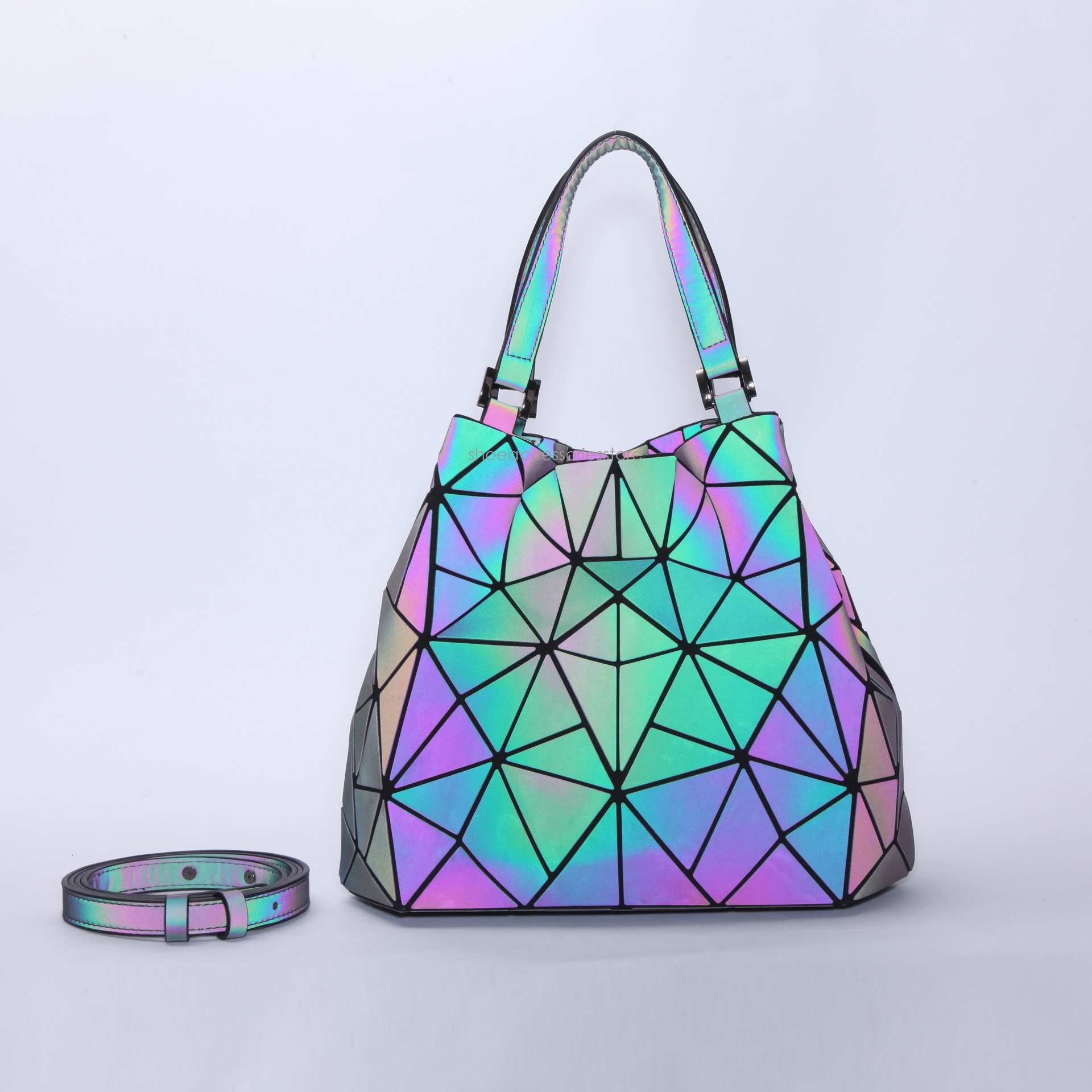 New Free Shipping Designer Bag 2025 New Handbag Fashion Lingge One Shoulder Crossbody Water Bucket Tote Bag Women's