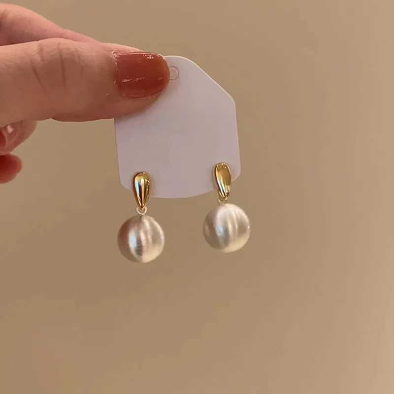 French Style Light Luxury Elegant Niche Design Sense Metal Frosted Brushed Ball Stud Earrings Fashion Women Metal Jewelry Gifts Y250401
