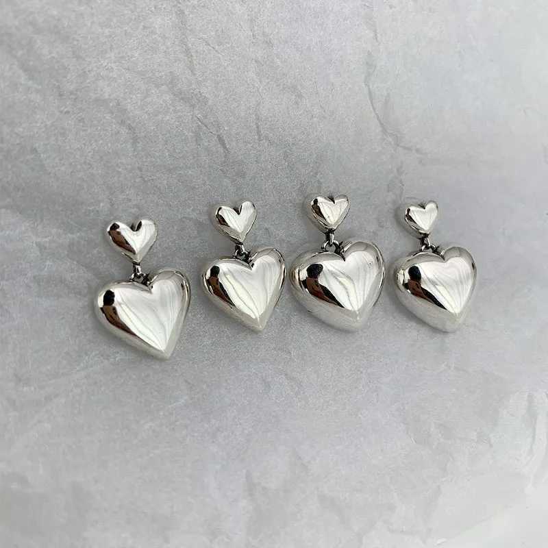 FOXANRY Allergy Prevention Silver Colored Stud Earrings Suitable for Womens Summer Trendy Retro Sweet Love Heart Pendant Party Jewelry Y250401
