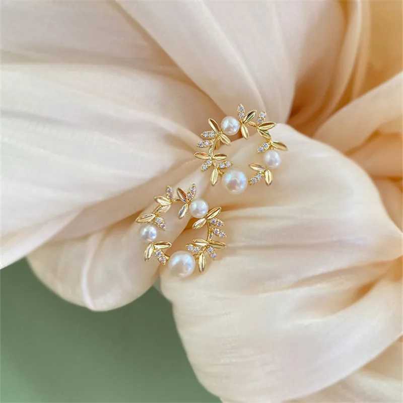 S925 silver plated 18K gold olive leaf flower pearl zircon stud earrings for women vintage French high-end banquet jewelry Y250401