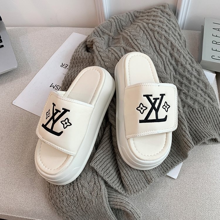 free shipping slippers designers for womens 2025 Summer New Thick Bottom Fashionable Leisure Versatile Anti slip Outerwear Size 35-40 for daily wear