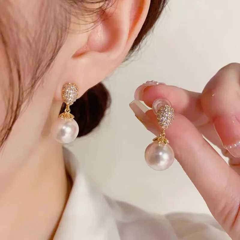 Retro exquisite micro water drop pearl women French light luxury design elegant Internet celebrity accessories Y250401