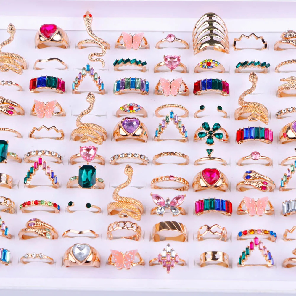 10203050100PcsLot Retro Punk Bohemian Rhinestone Carve Rings For Women Mix Style Jewelry Party Gifts Accessories Wholesale 251031