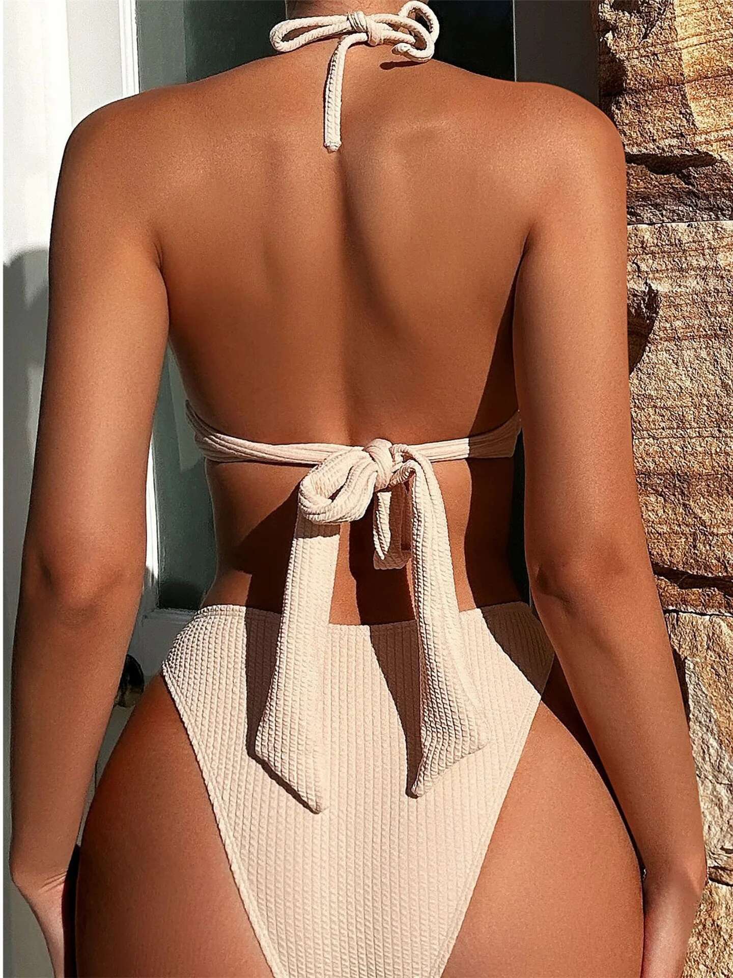 Dongdumaoyi Luxury Rhinestone Bikini Women Sexy Metal Ring Linked Push Up Drawstring Swimsuit Beach Bathing Suit Diamond Thong Swimwear