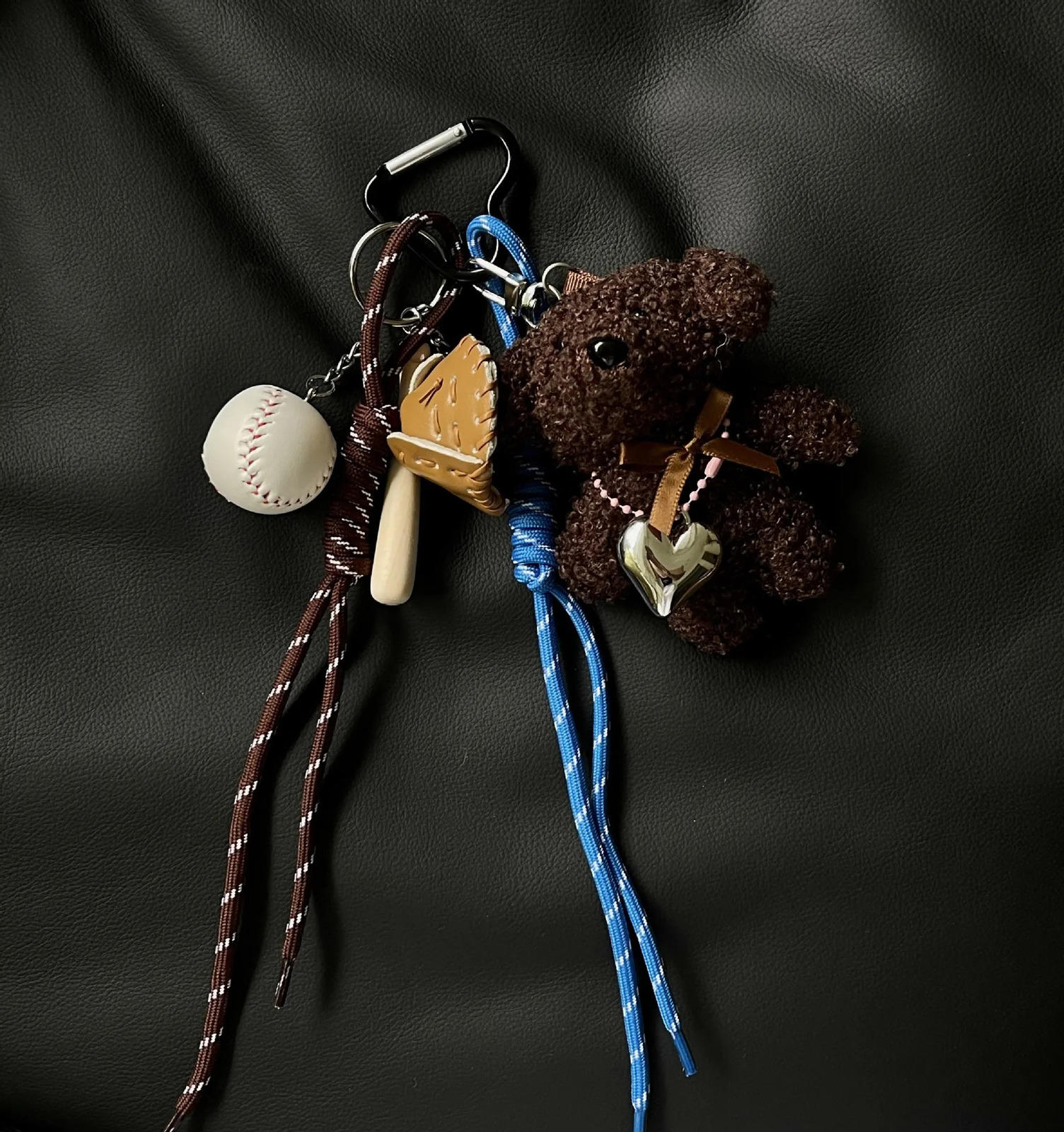 Original ed Key Chain with baseball Plush dog Decor Sporty Style Bag Pendant Casual Cool Trendy Fashion Accessories 251030