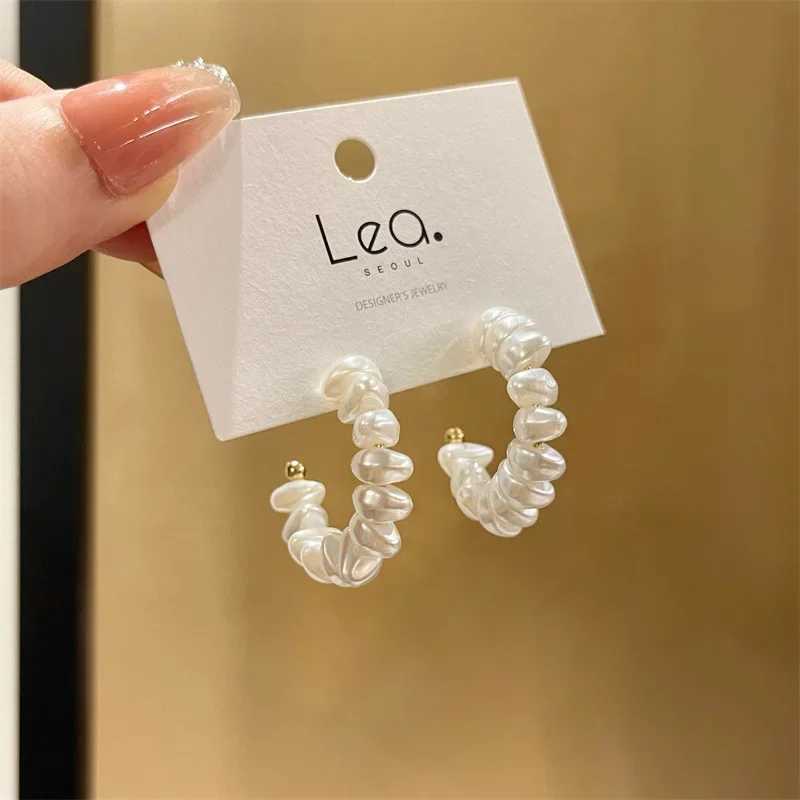 LATS 2022 New C-shaped Pearl like Earrings Fashion Design High end Ring Earrings Womens Fashion Jewelry Elegant Gifts Y250401