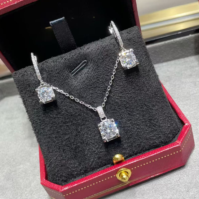 Luxury brand Love earrings classic crystal C-shaped pendant earrings high-quality square diamond stainless steel designer jewelry for women