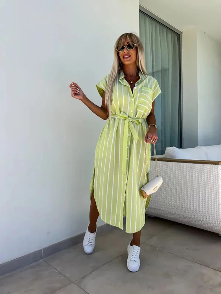 Striped blue shirt dress with belt suitable for casual outdoor style 250402m